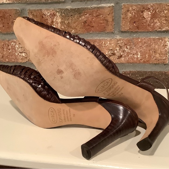 JOAN & DAVID CIRCA brown woven leather strappy sandals - Picture 4 of 4